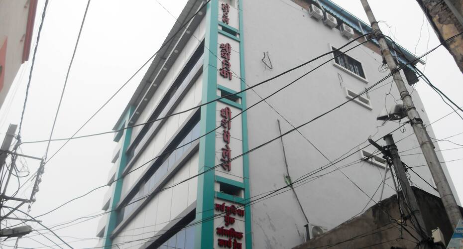 Hotel Dwarkadhish Palace Bakshi Bazar, Ujjain 2